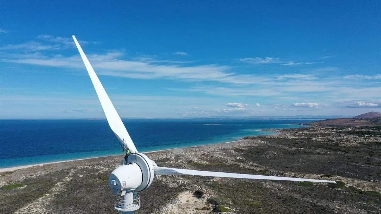 Bakan Bayraktar: Türkiye'nin rüzgardaki potansiyeli 150 bin megavata ulaşabilir