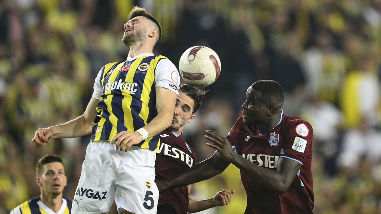 Fenerbahçe'ye Trabzonspor 'dur' dedi! Kanarya liderliği Aslan'a kaptırdı