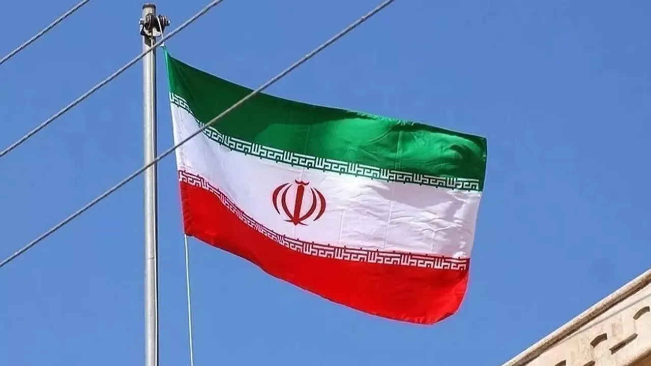 İran: ABD, İsrail'e yasaklı silahlar gönderiyor
