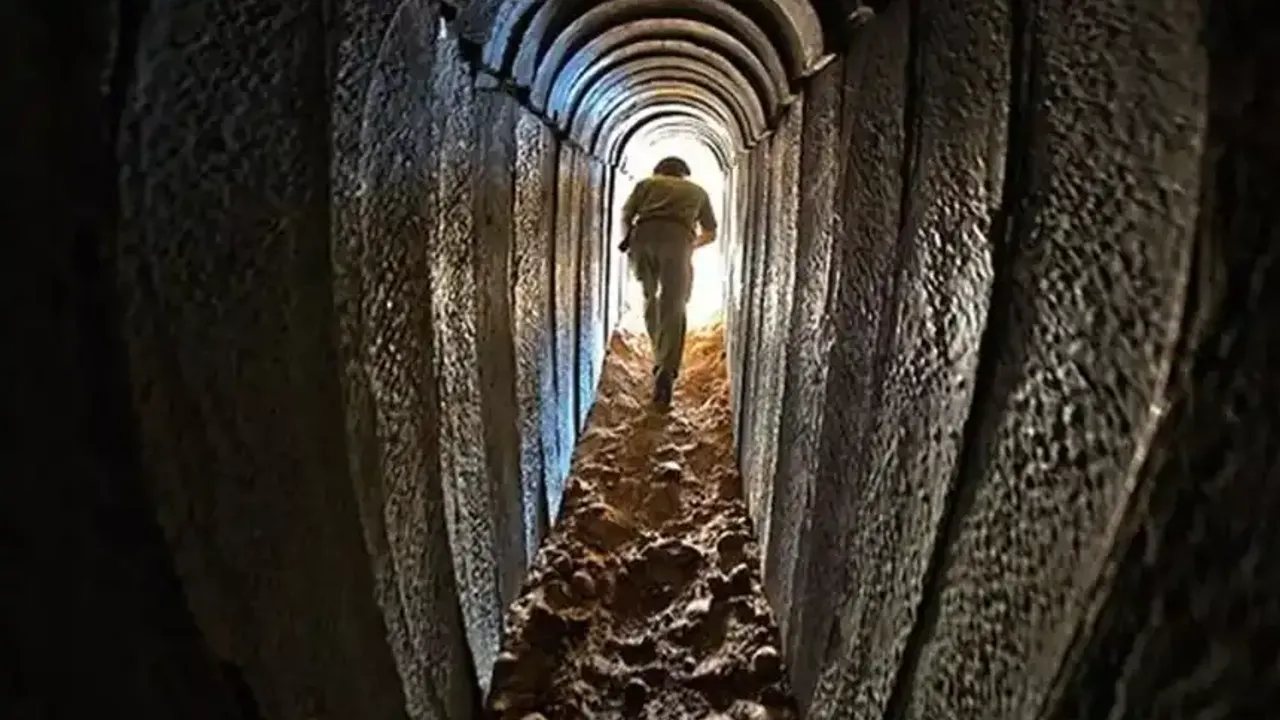 Kassam Tugayları'ndan İsrail'e darbe! Tüneli havaya uçurdukları anları paylaştılar