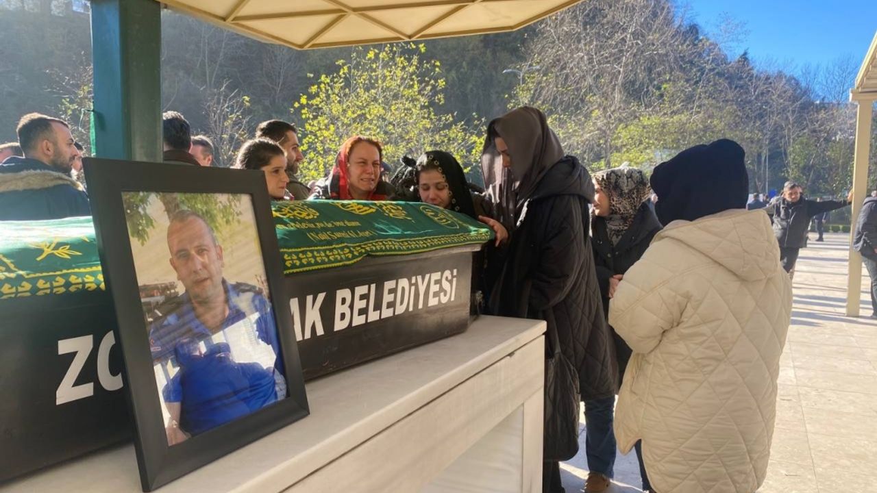 Karabük'te trafik kazasında ölen infaz koruma memuru Zonguldak'ta defnedildi
