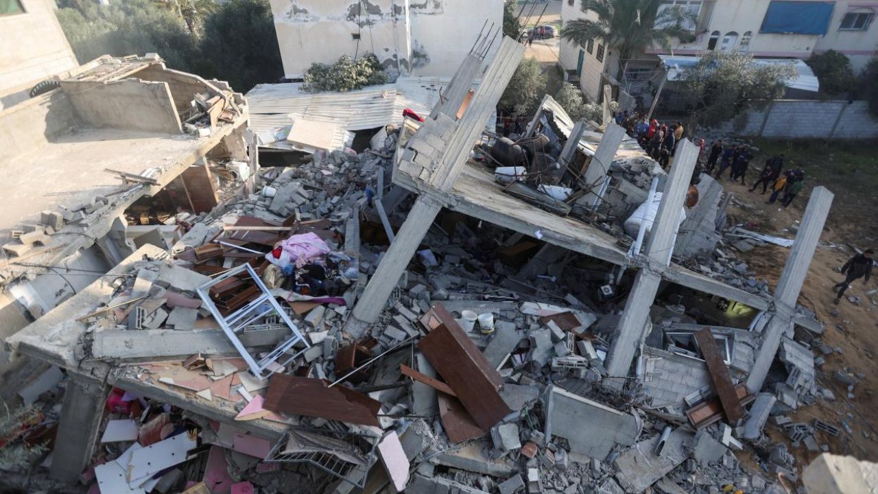İsrail iki mülteci kampına saldırdı: 36 kişi öldü