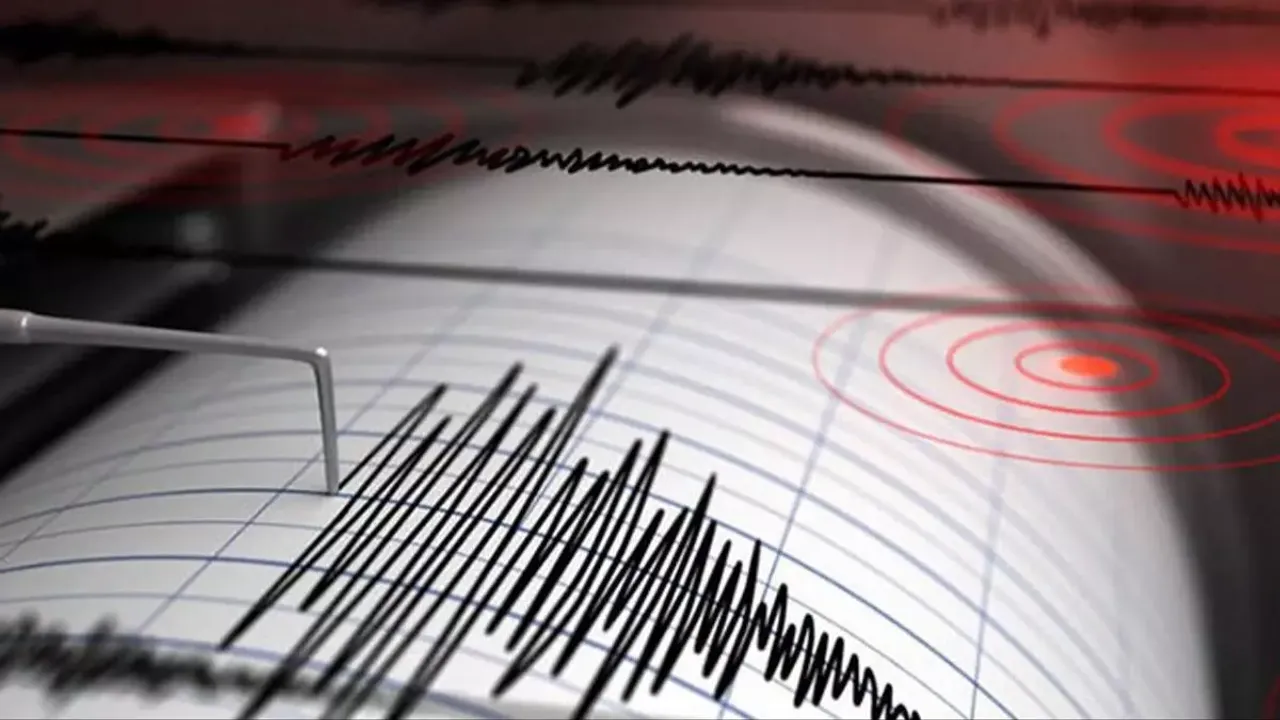 Marmara'da 4,1 büyüklüğünde deprem İstanbul'da da hissedildi