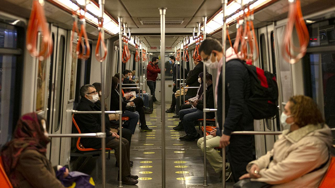 Toplu taşımalarda maske takın uyarısı