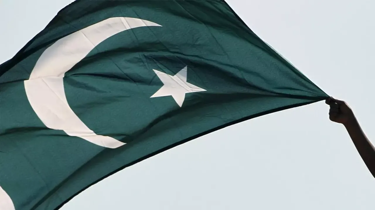 Pakistan'da bombalı saldırı: 23 kişi öldü