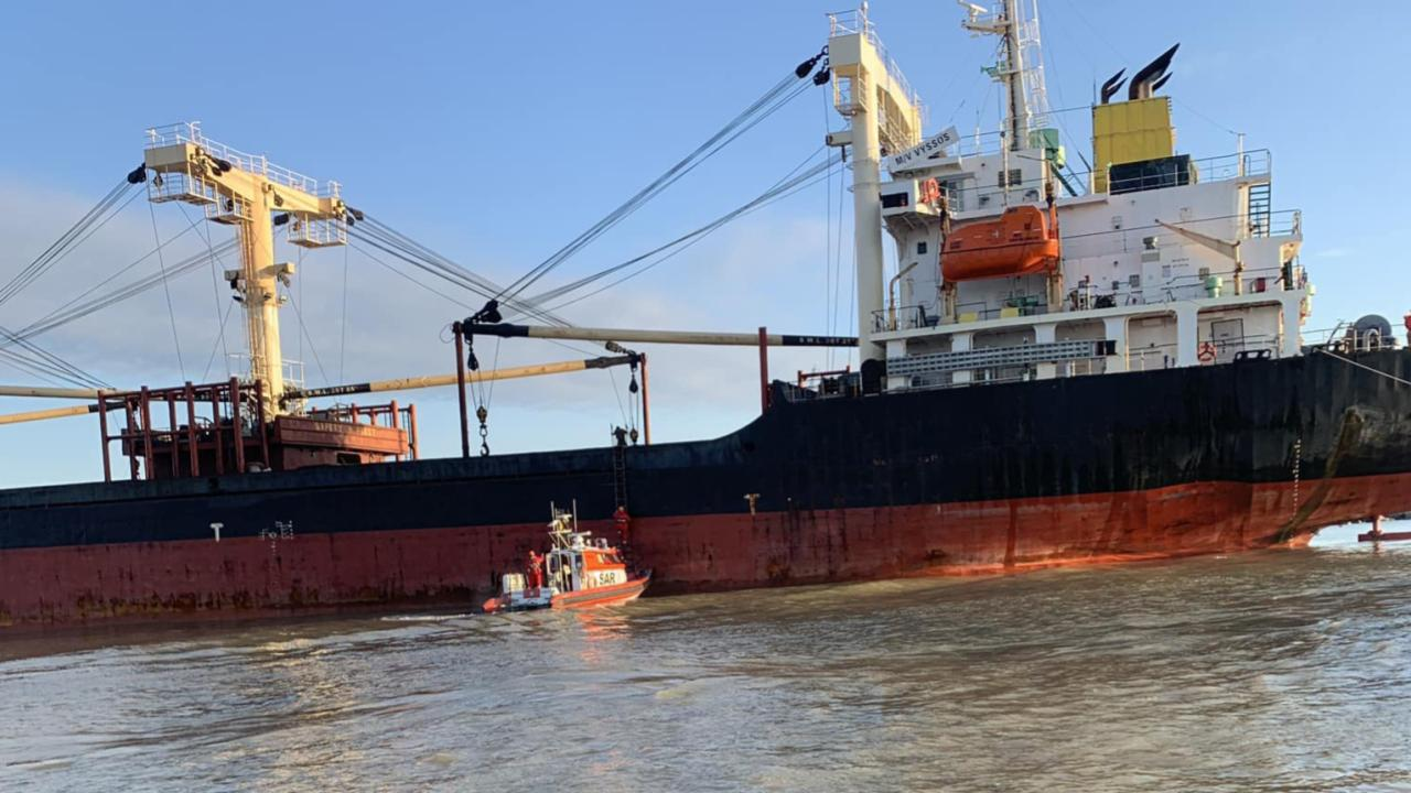 Tuna Nehri'nde gemi mayına çarptı: Türk denizcilerin durumu iyi