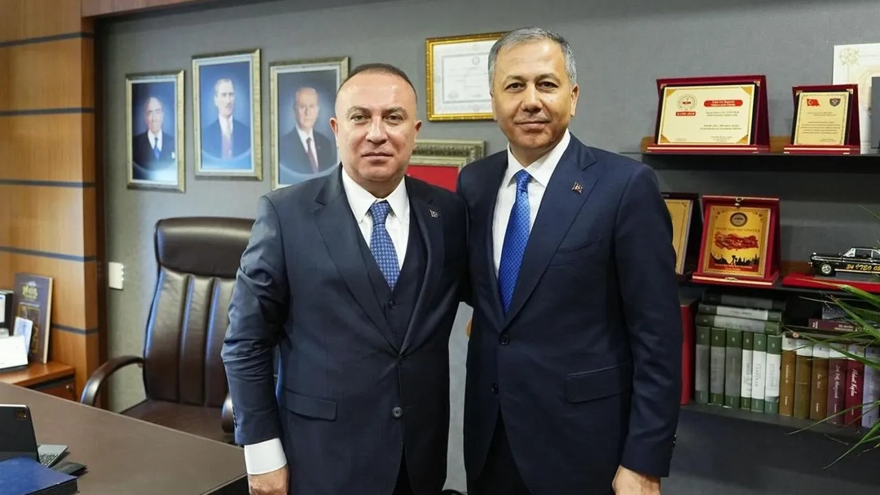 İçişleri Bakanı Yerlikaya, MHP Genel Başkan Yardımcısı Ulvi Yönter'i ziyaret etti