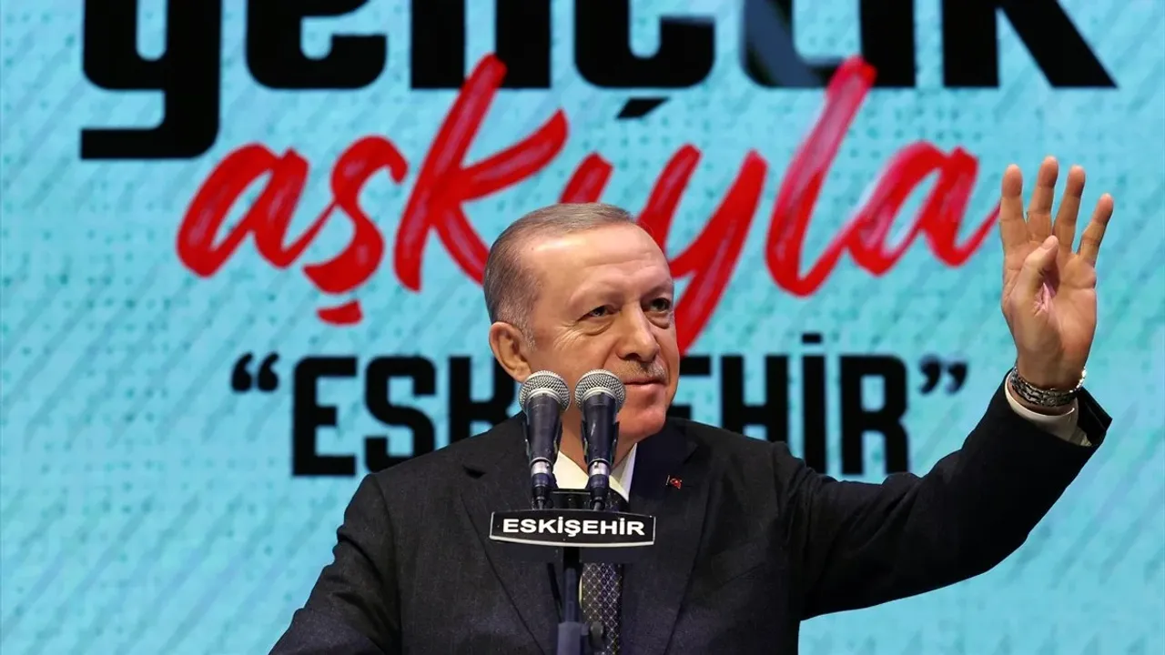 Cumhurbaşkanı Erdoğan ‘Gençlik Aşkıyla Eskişehir' programında gençlerle buluştu