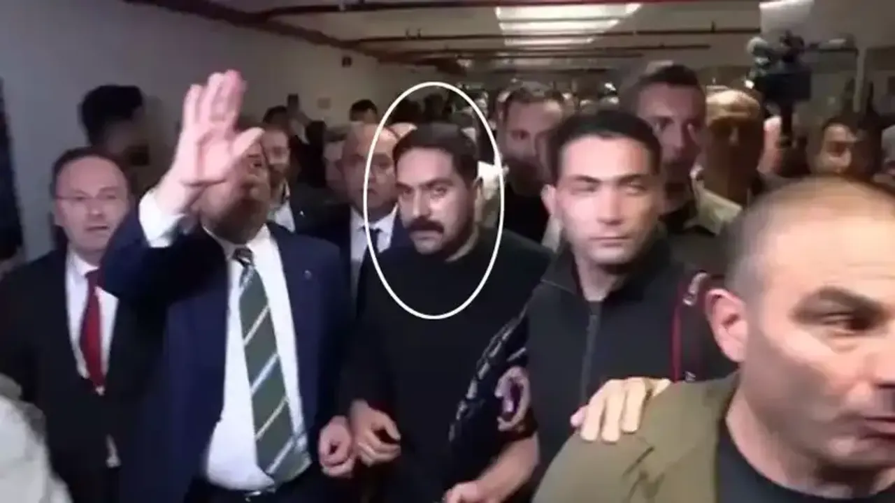 CHP kurultayına kol kola geldiği isim, İmamoğlu'nu afişe etti: Talimat aldım