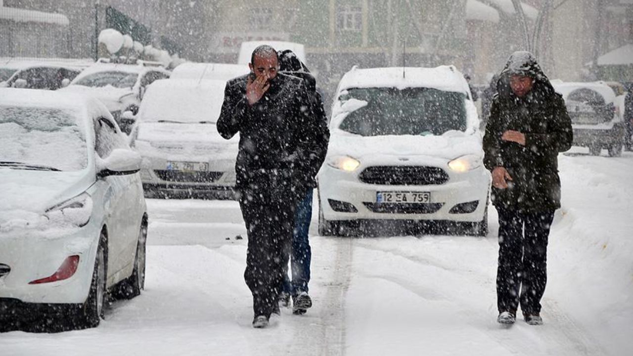 Meteoroloji'den iki bölgeye uyarı: Kar kuvvetli geliyor