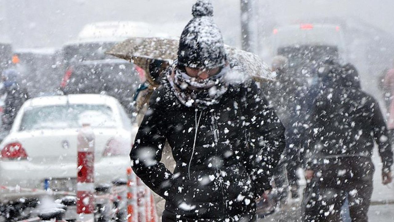 Meteoroloji İstanbul için tarih verdi: Kar geliyor