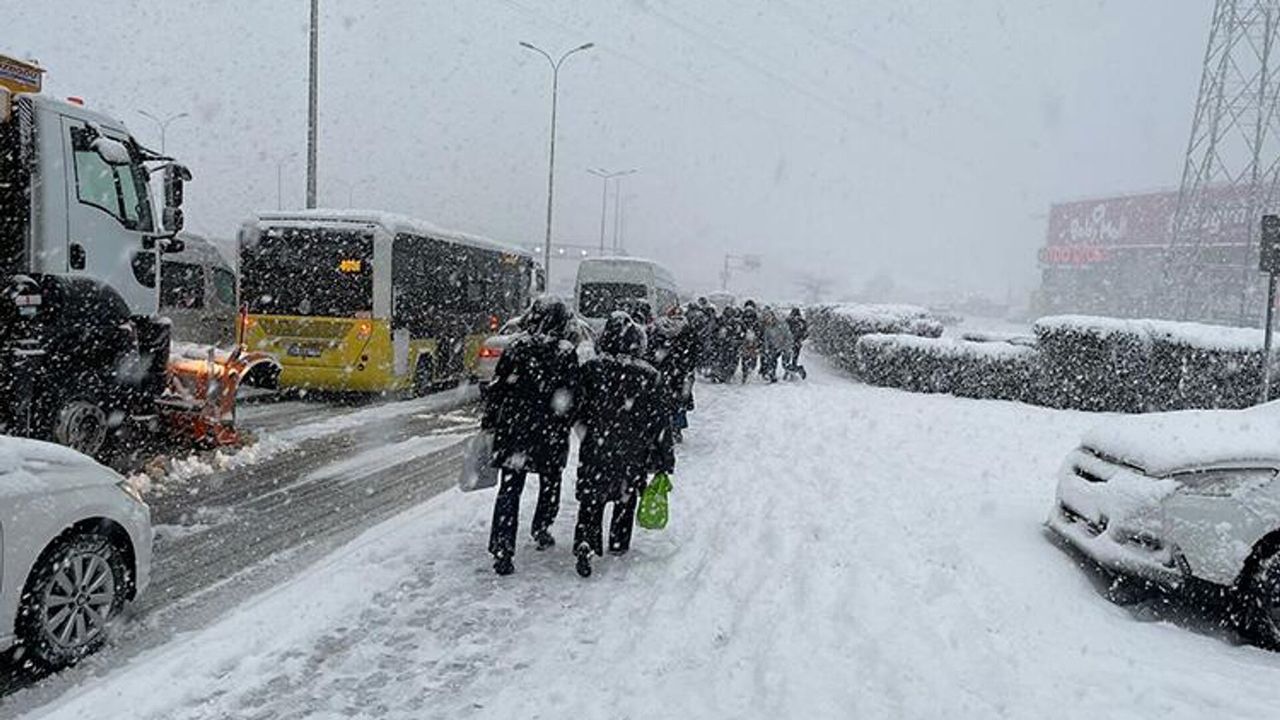 İstanbul'da kar yağışı etkili olmaya başladı