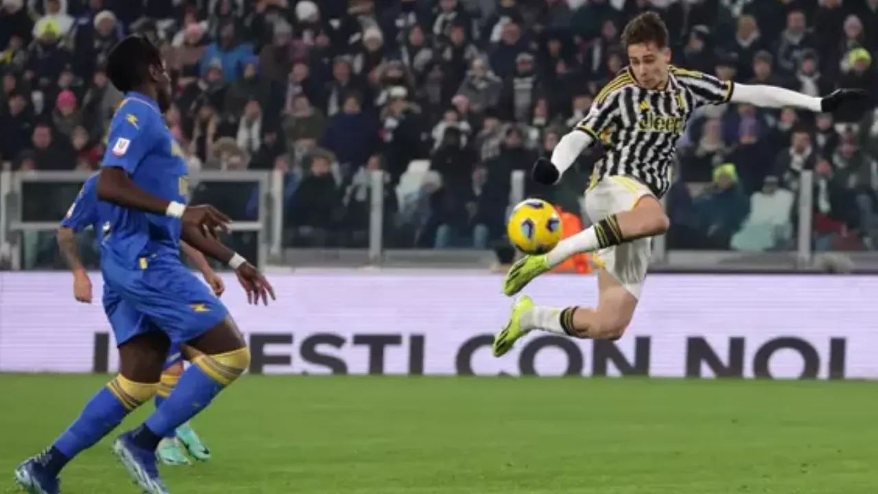 Juventus'un 'Yıldız'ı parlıyor: Bu kez uçarak attı