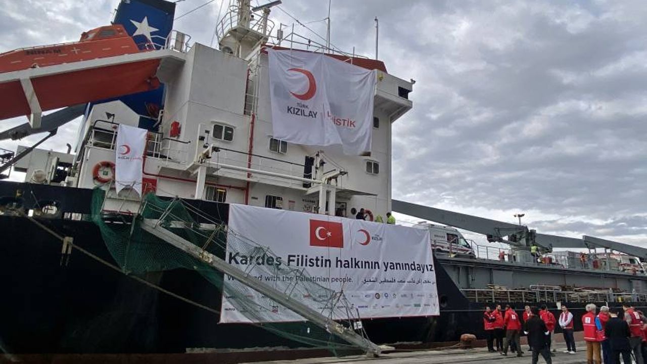 Gazze’ye Türk Kızılay’ından bin 500 tonluk 3’üncü yardım gemisi