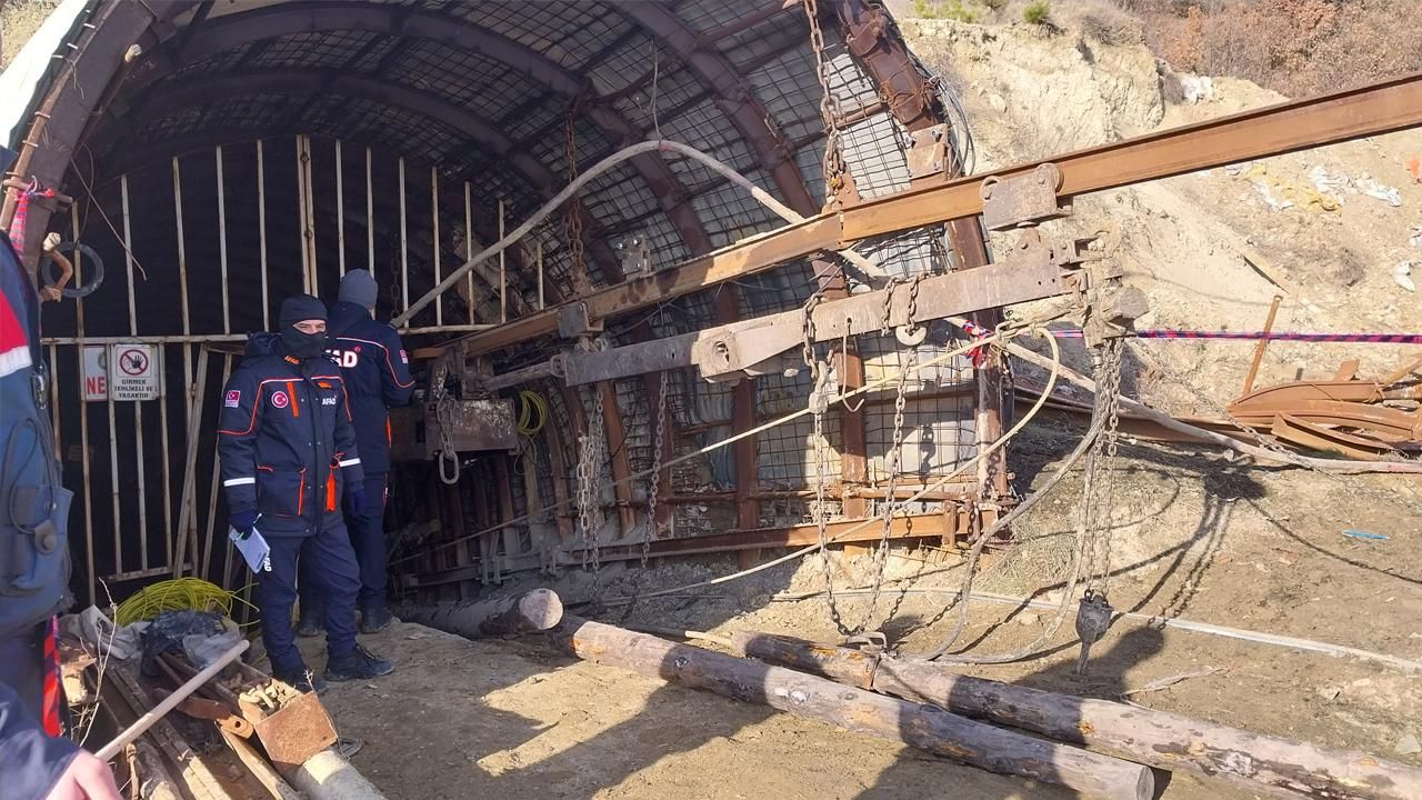 Kütahya'da maden ocağında göçük: Mahsur kalan işçi kurtarıldı