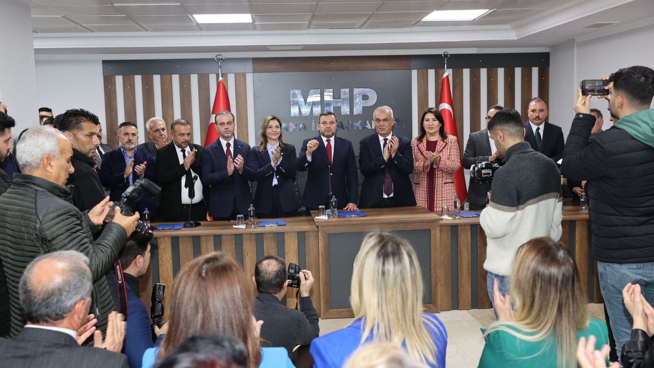 Cumhur İttifakı Adana Büyükşehir Belediye Başkan Adayı Fatih Mehmet Kocaispir'den MHP'ye ziyaret