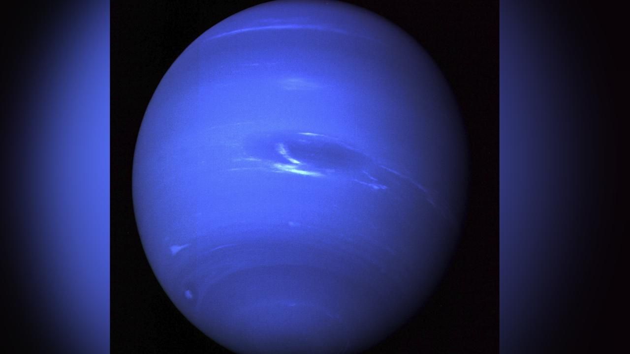 Neptün ve Uranüs sıklıkla betimlendiği gibi koyu mavi ve açık yeşil değil