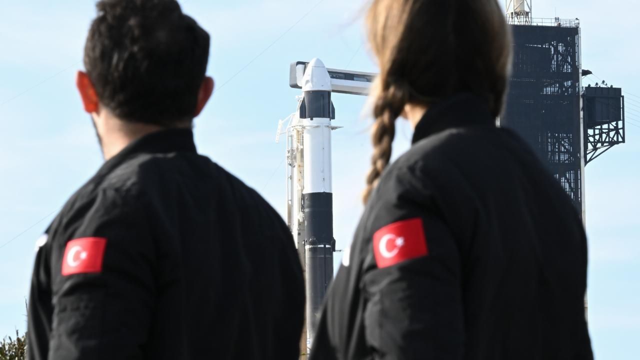 Bakan Kacır: Türk çocuklarının ve gençlerinin hayallerini uzaya götürüyor