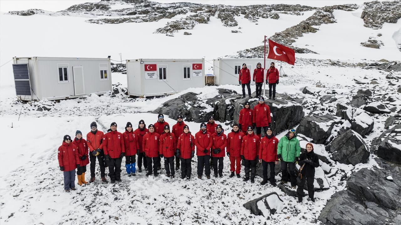 Türk bilim ekibi uzaydan önce Antarktika'da yapıyor: Şu anda aynı anda yürütülüyor