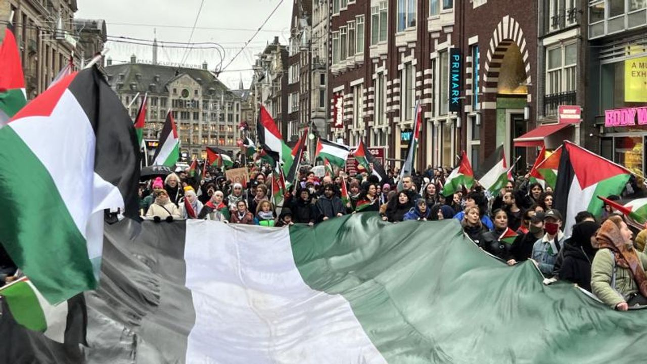 İsrail'in Gazzelileri açlığa terk etmesi, Hollanda'da protesto edildi