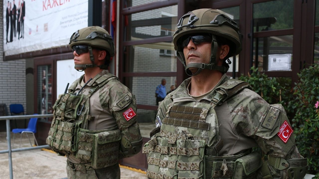 Kosova-Sırbistan sınır bölgesinde Türk askeri devriyesi!