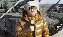 Rus askerlerinin arasına girdi! Çinli muhabir tepki çekti