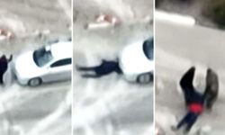 Görüntüler korkunç! Rus askerleri teslim olarak arabasından inen bir sivili böyle öldürdü