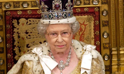 2. Elizabeth'in tabutunda hangi mücevherler sergileniyor? Paha biçmek imkansız...