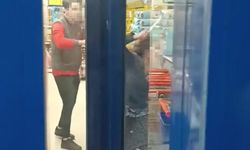Esenyurt’ta market çalışanı ile müşteri kavga etti, ortalık savaş alanına döndü