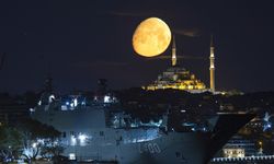 Adeta tabloluk manzara! TCG Anadolu ve İstanbul’un zarafeti birleşti