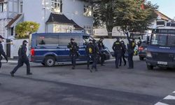 Alçak eylemler sürüyor: Danimarka'da Türk Büyükelçiliği önünde Kur'an-ı Kerim'e saldırı