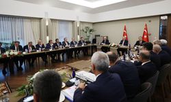 Cumhurbaşkanı Erdoğan Ahlat'ta bölge valileriyle bir araya geldi