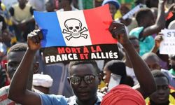 Fransa Afrika'dan kovuluyor! İkinci emre kadar durduruldu