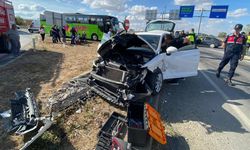 Kırklareli'nde iki otomobil kafa kafaya çarpıştı: 6 yaralı