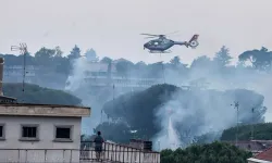 İtalya yangınlar sebebiyle adadan 600 kişiyi tahliye ediyor