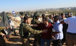 Yahudi yerleşimcilerden Batı Şeria'da Filistin köyüne baskın