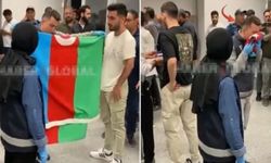 Türkiye-Ermenistan maçında Azerbaycan bayrağını öpen polis takdir topladı