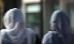 BM: Doğru bulmuyoruz! İslam karşıtlığı yine gün yüzüne çıktı: Fransa'dan skandal karar