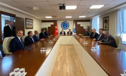 Çalışma Bakanı Vedat Işıkhan'dan Kamu-Sen'e ziyaret