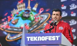 İzmir'de TEKNOFEST heyecanı... Bayraktar: TEKNOFEST kuşağı zihinsel bir devrime imza atıyor