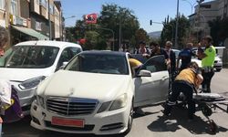 Facianın eşiğinden dönüldü! MHP'li Yönter'in koruma aracı kaza yaptı