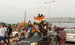 Fransa, Nijer'den büyükelçisini ve askerlerini çekme kararı aldı
