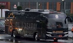 Galatasaray'ın teknik ekip otobüsüne Gaziantep'te taşlı saldırı