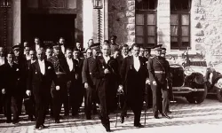 Atatürk ve silah arkadaşları Cumhuriyet’e giden kurtuluş yolunda