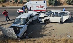 Adıyaman’da iki otomobil çarpıştı: 4 yaralı