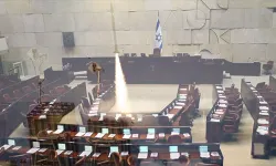 Kudüs'te patlama sesleri! İsrail Meclisinin açılış toplantısı siren sesleriyle bölündü: Vekiller sığınağa kaçtı