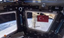 Türkiye Cumhuriyet'inin 100. yılını kutladı... Rus Kozmonot uzayda Türk bayrağı dalgalandırdı