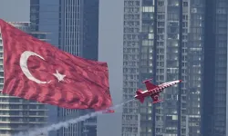 İstanbul Boğazı'nda gösteri uçuşu provası