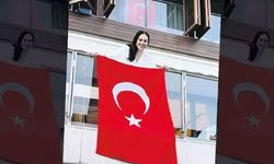 Türkan Şoray'dan bayrak çağrısı