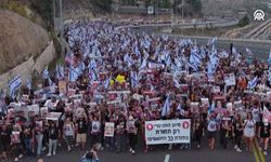 İsrailli ailelerden Netanyahu’ya tepki yürüyüşü